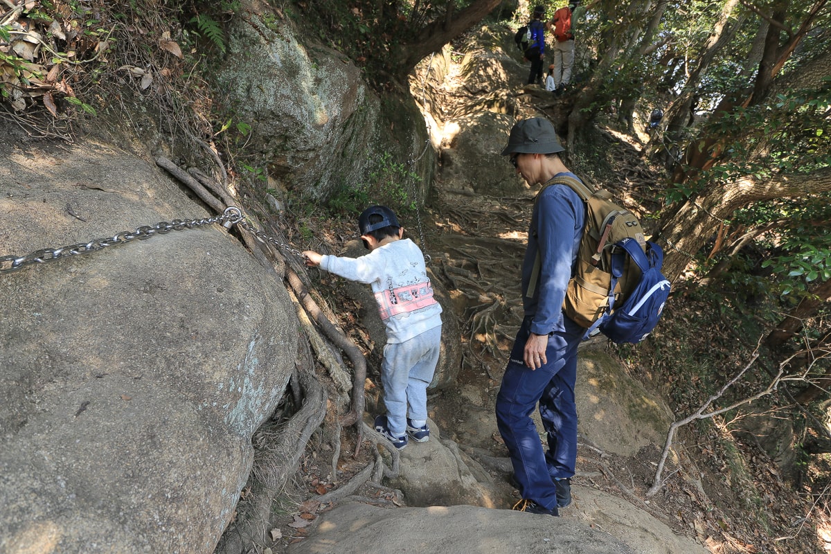 神奈川横須賀の鷹取山ハイキングコース・鎖場